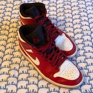 Air Jordan 1 Mid Gym Red”